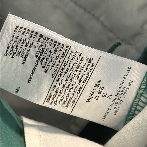 GAP 12 Boyfriend Roll Up Khakis by GAP Women’s Green Shorts - Picture 8 of 8